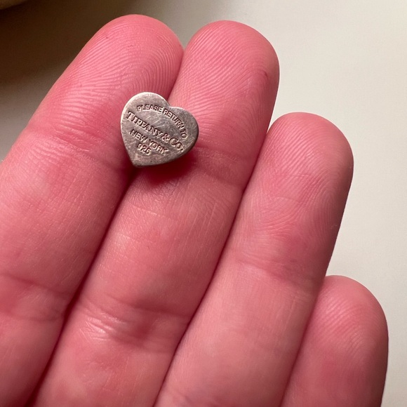 Tiffany & Co. Mini Heart Stud Earring - Picture 3 of 4